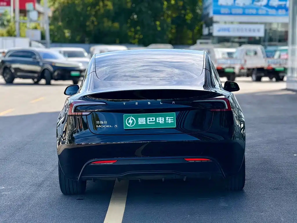 Tesla Model 3 — фото 8