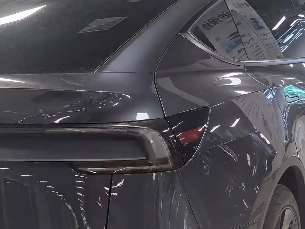 Tesla Model Y — фото 11