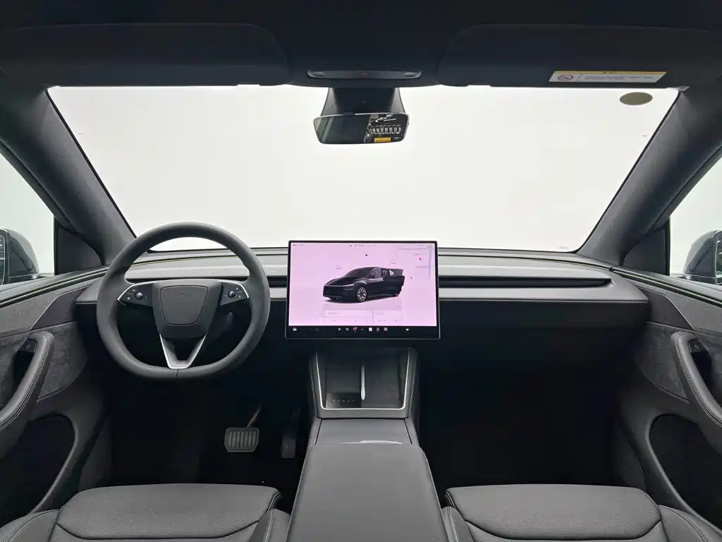 Tesla Model Y L — фото 22
