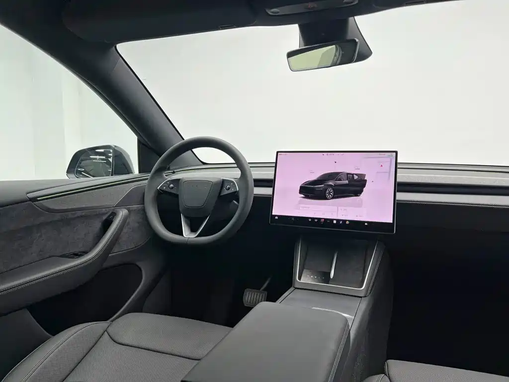 Tesla Model Y L — фото 24