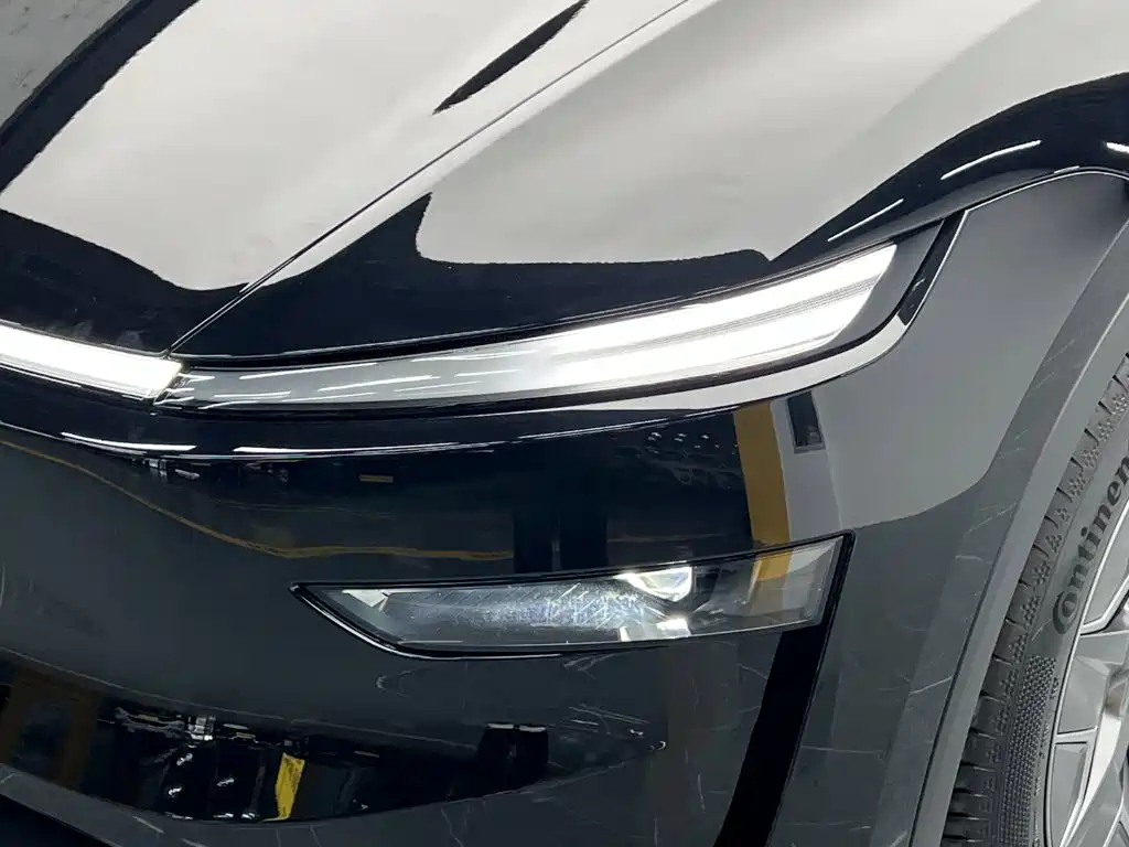 Tesla Model Y L — фото 10