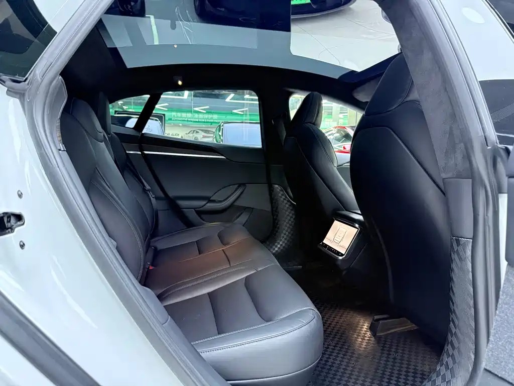 Tesla Model S — фото 11