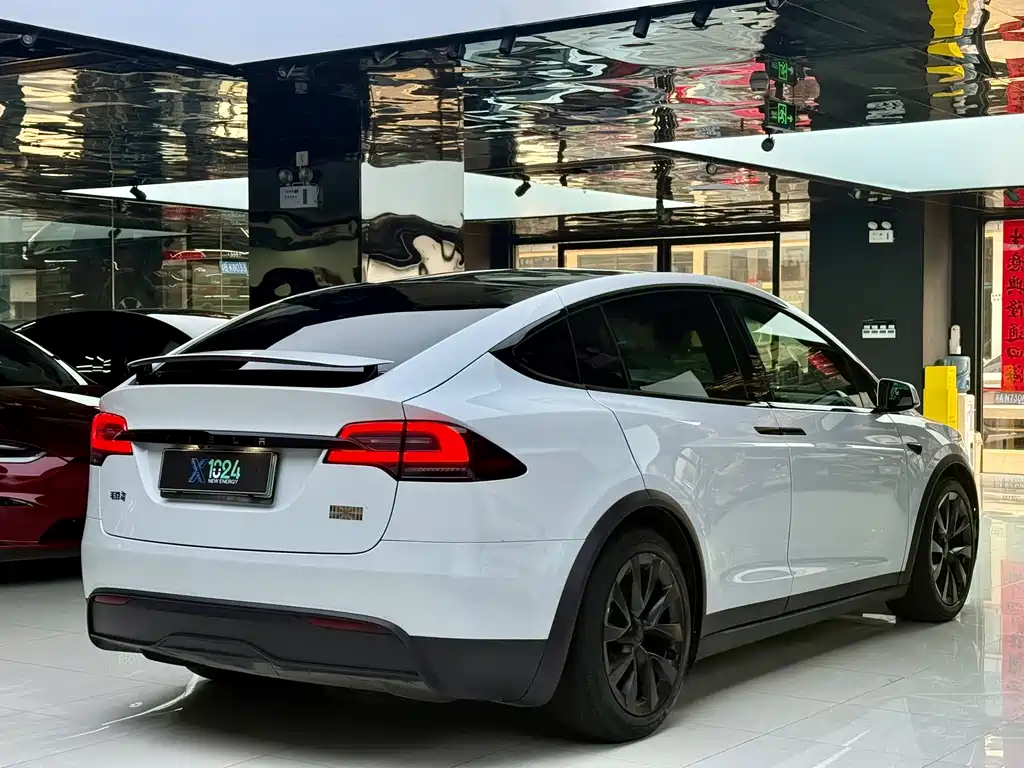 Tesla Model S — фото 13