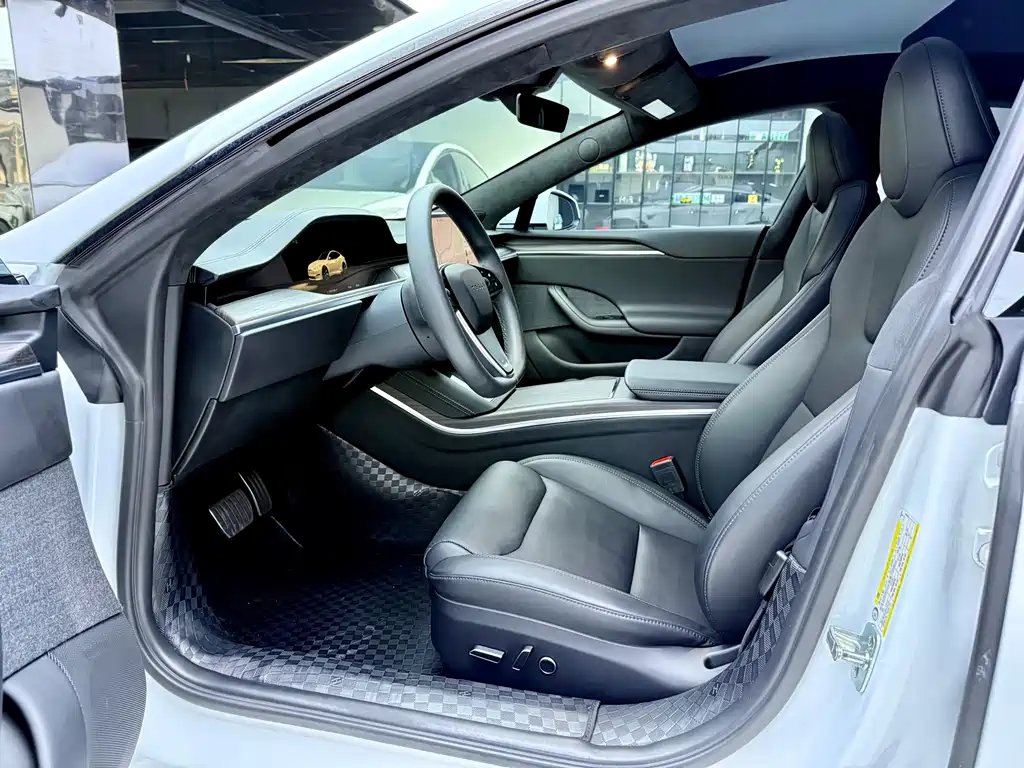 Tesla Model S — фото 4