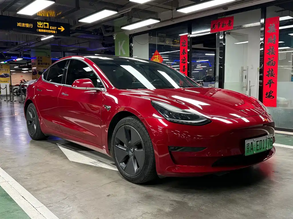 Tesla Model 3 — фото 3