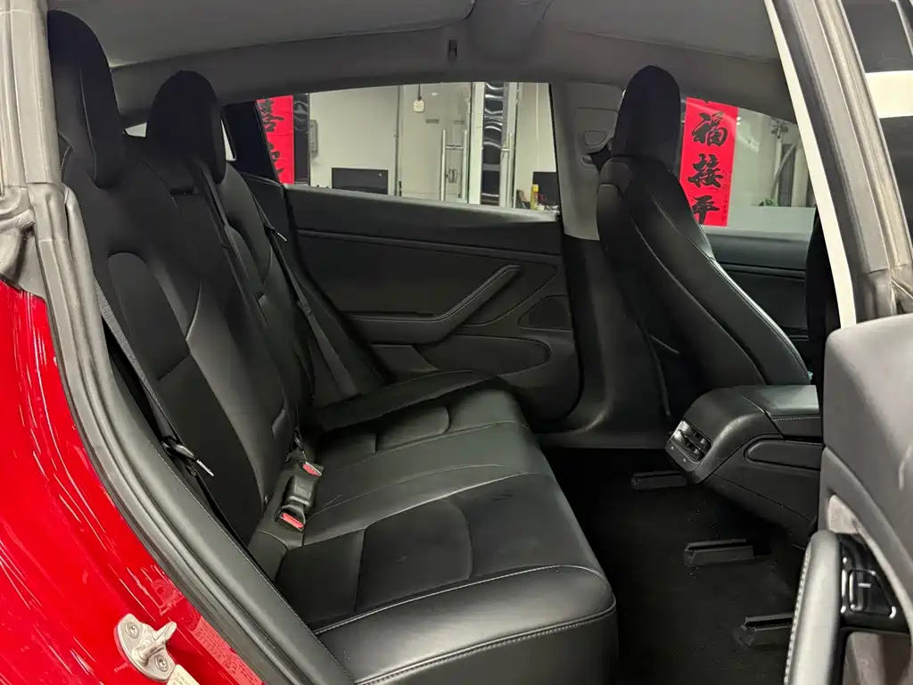 Tesla Model 3 — фото 10