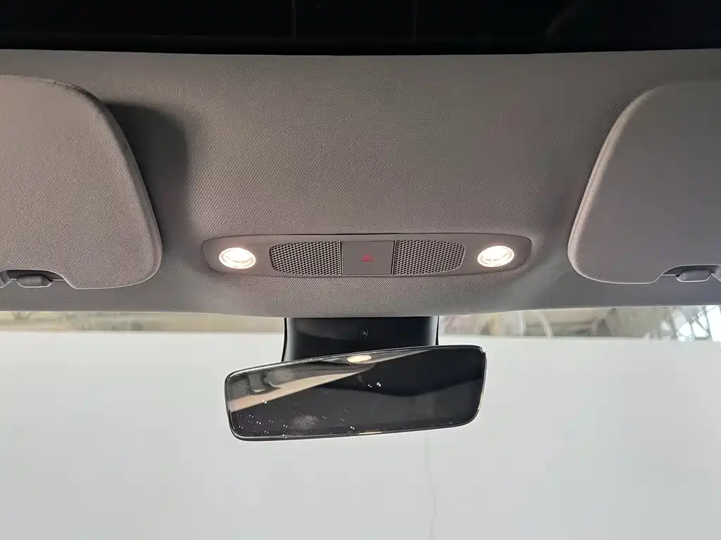 Tesla Model 3 — фото 22