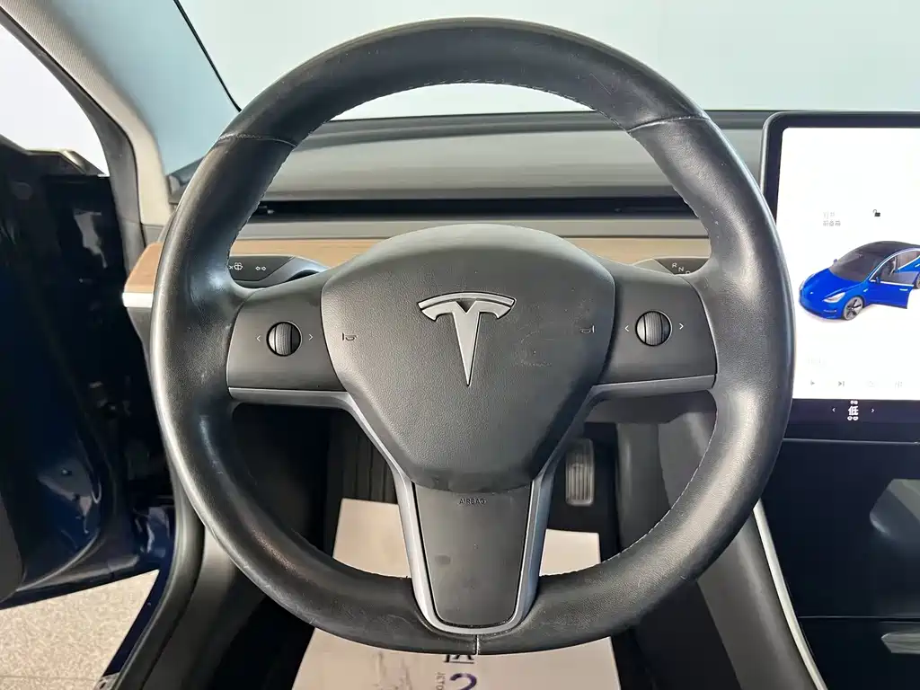 Tesla Model 3 — фото 24