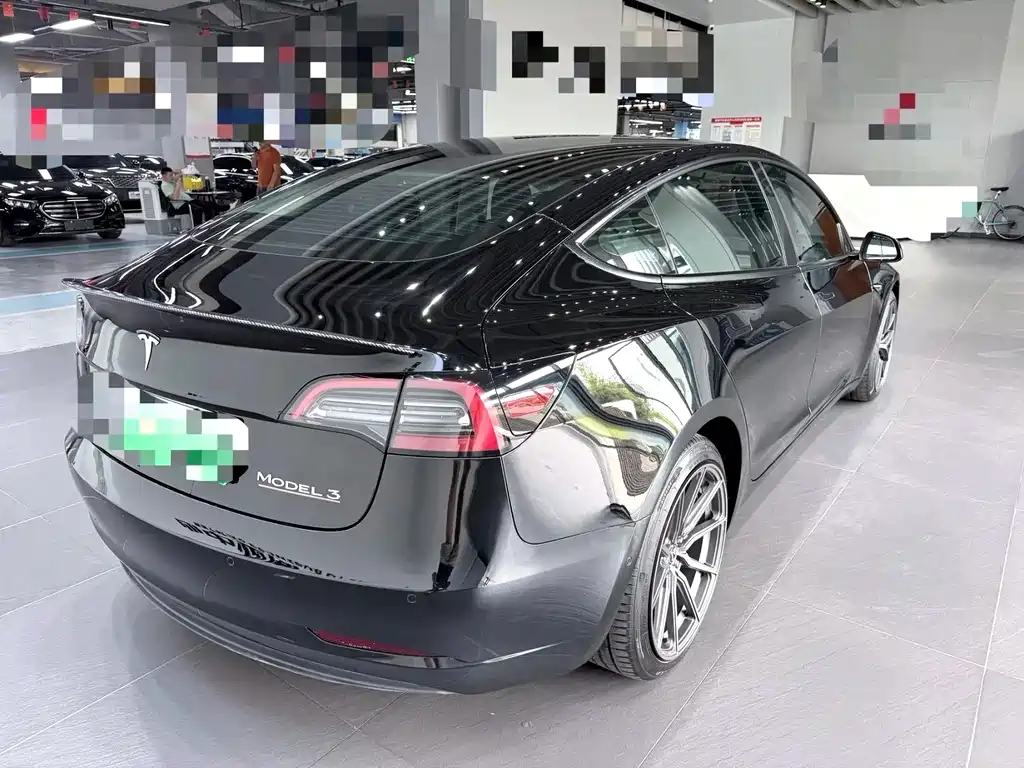 Tesla Model 3 — фото 6