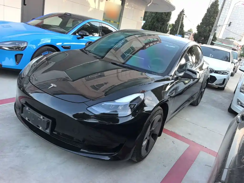 Tesla Model 3 — фото 2