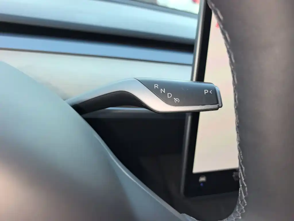 Tesla Model 3 — фото 14