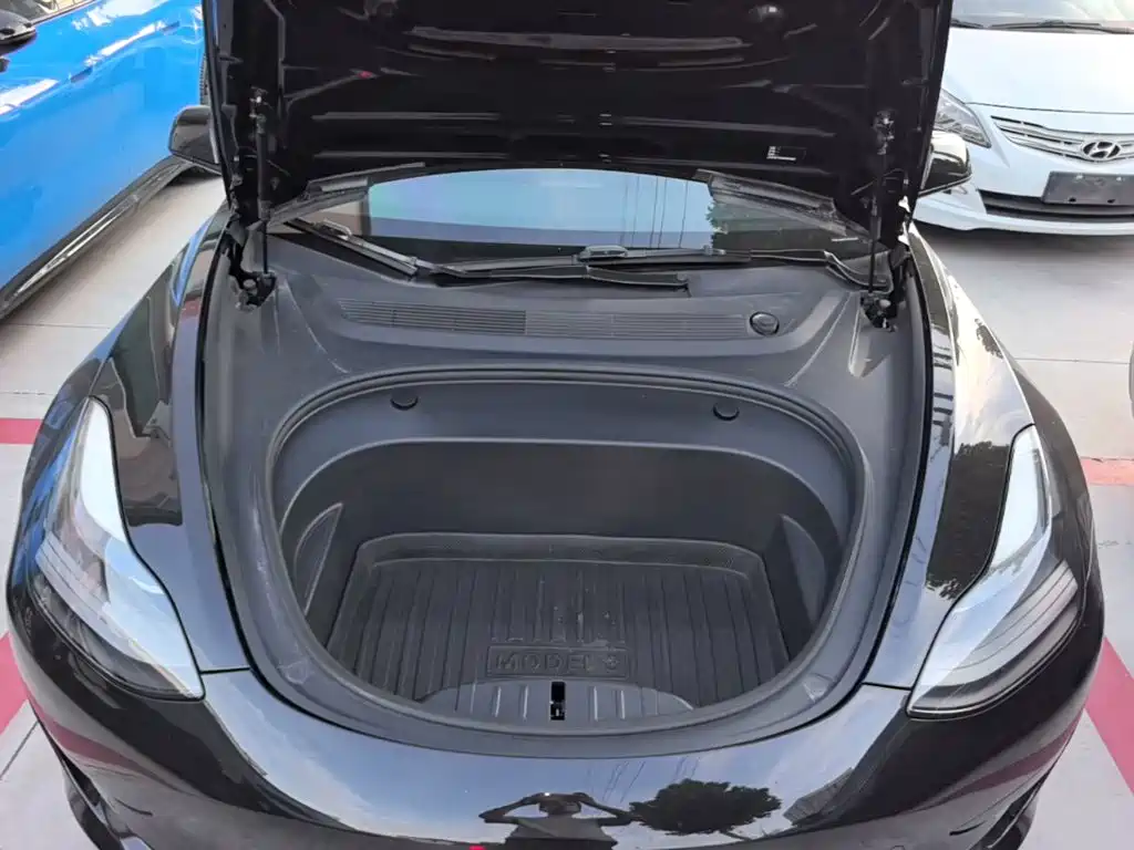 Tesla Model 3 — фото 20