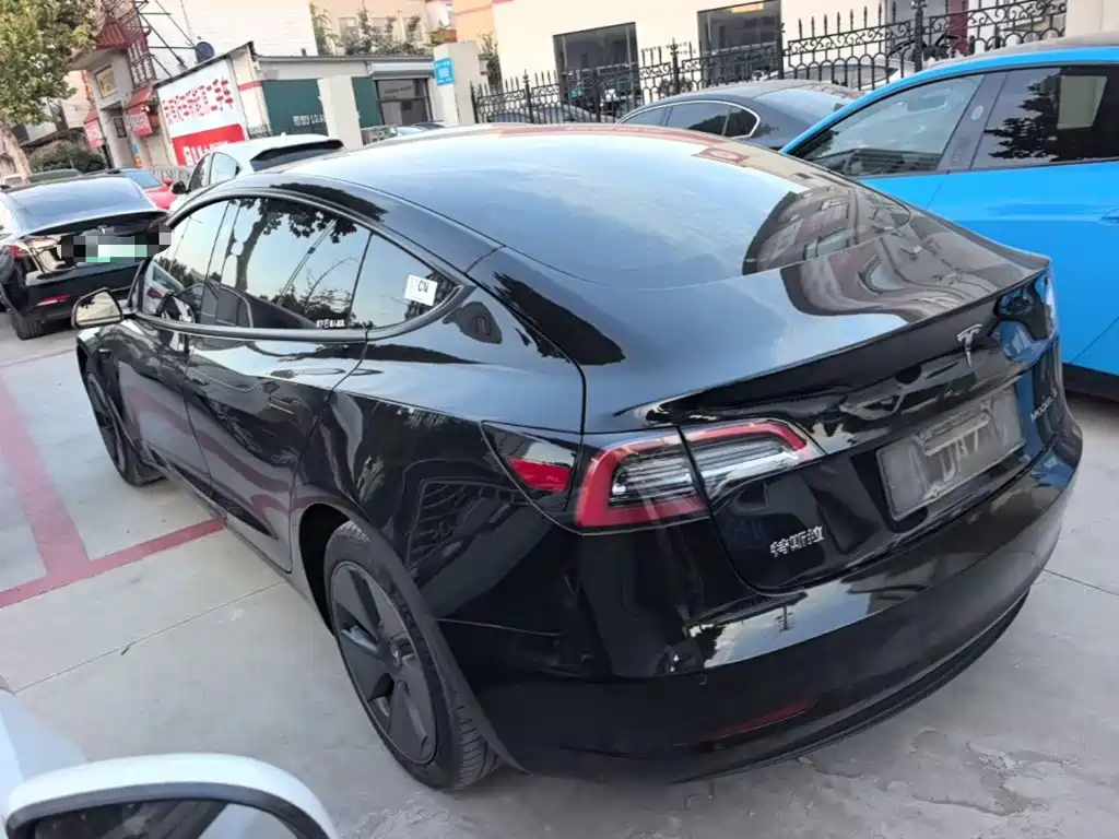 Tesla Model 3 — фото 5