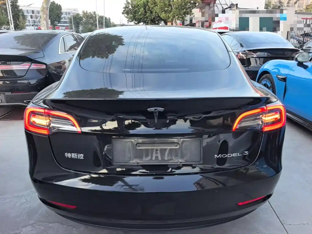Tesla Model 3 — фото 6