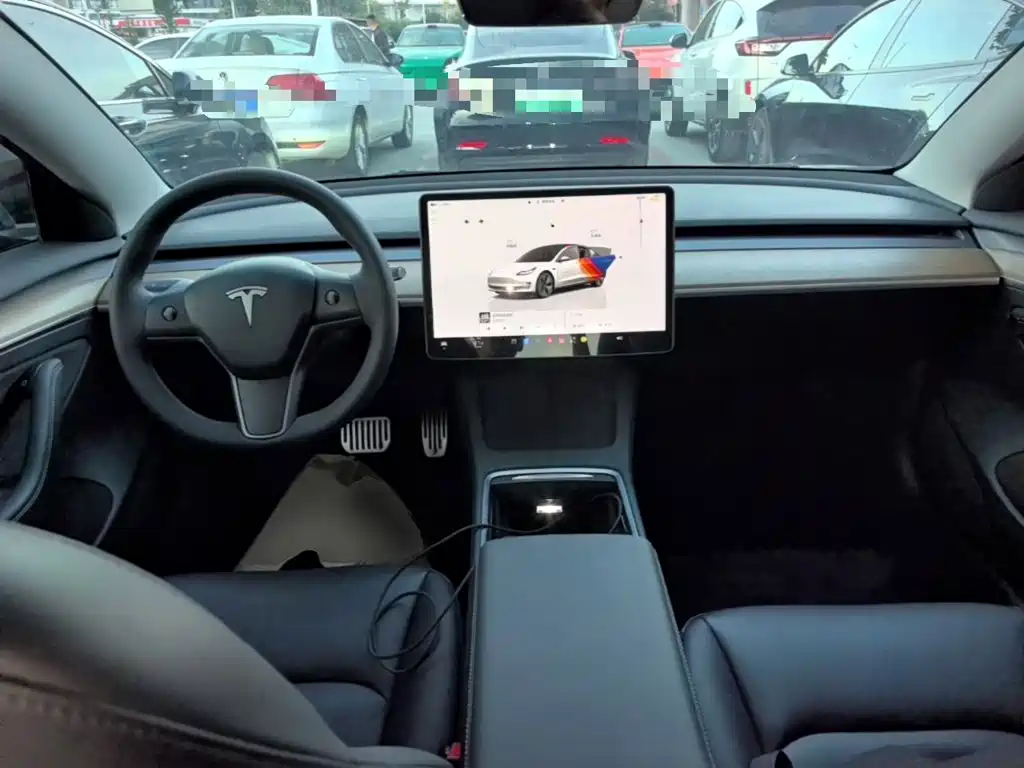 Tesla Model 3 — фото 10