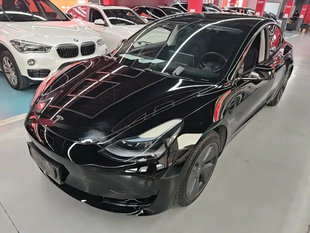 Tesla Model 3 — фото 2