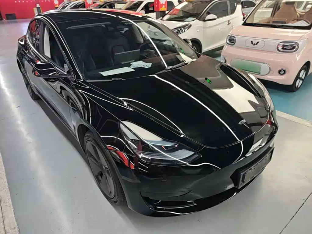 Tesla Model 3 — фото 4