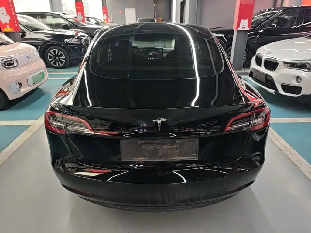 Tesla Model 3 — фото 6
