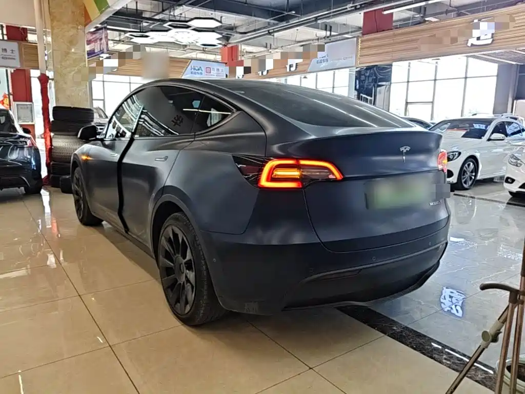 Tesla Model Y — фото 5