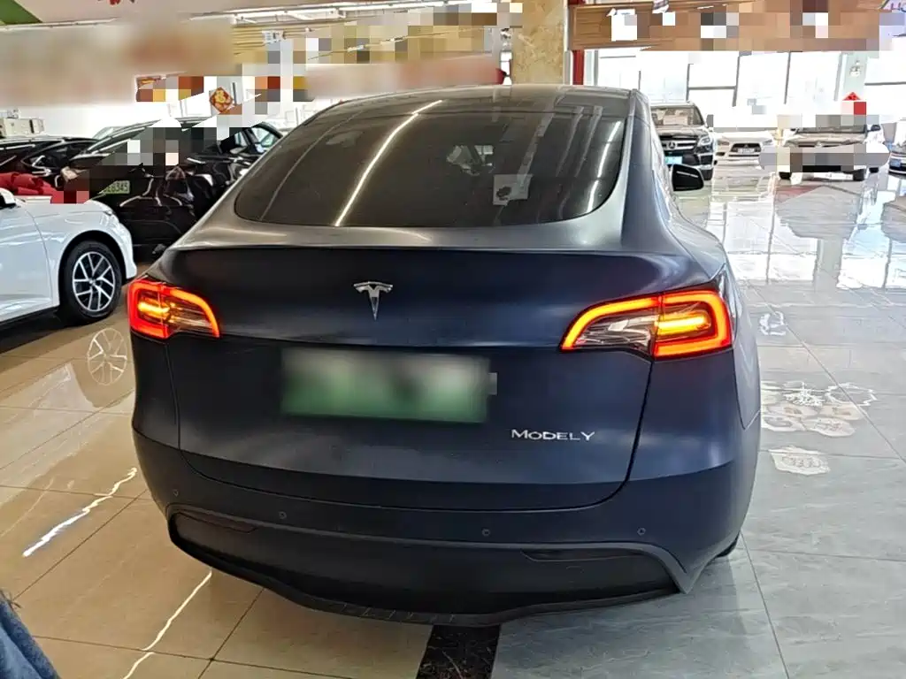 Tesla Model Y — фото 6