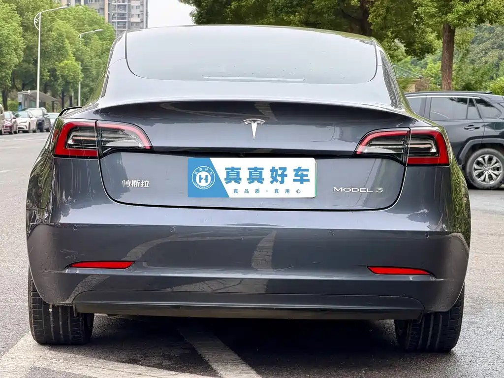 Tesla Model 3 — фото 5
