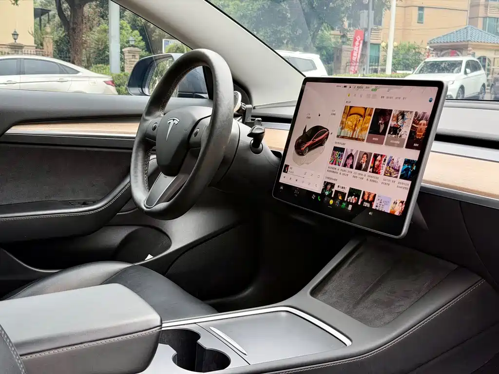 Tesla Model 3 — фото 9