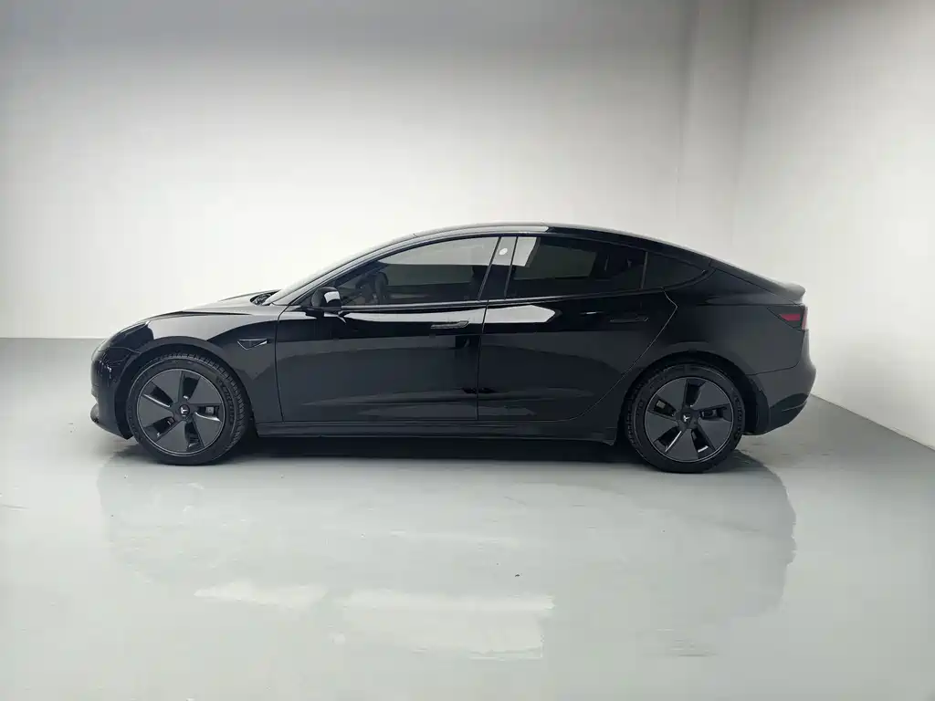 Tesla Model 3 — фото 6