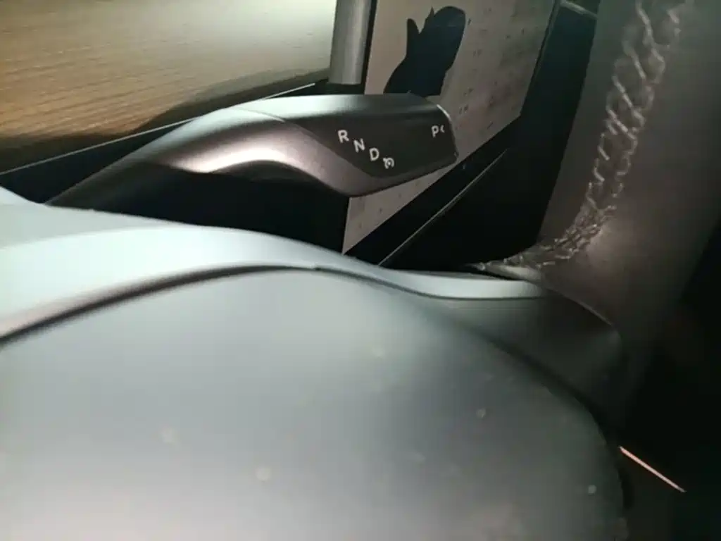 Tesla Model 3 — фото 14