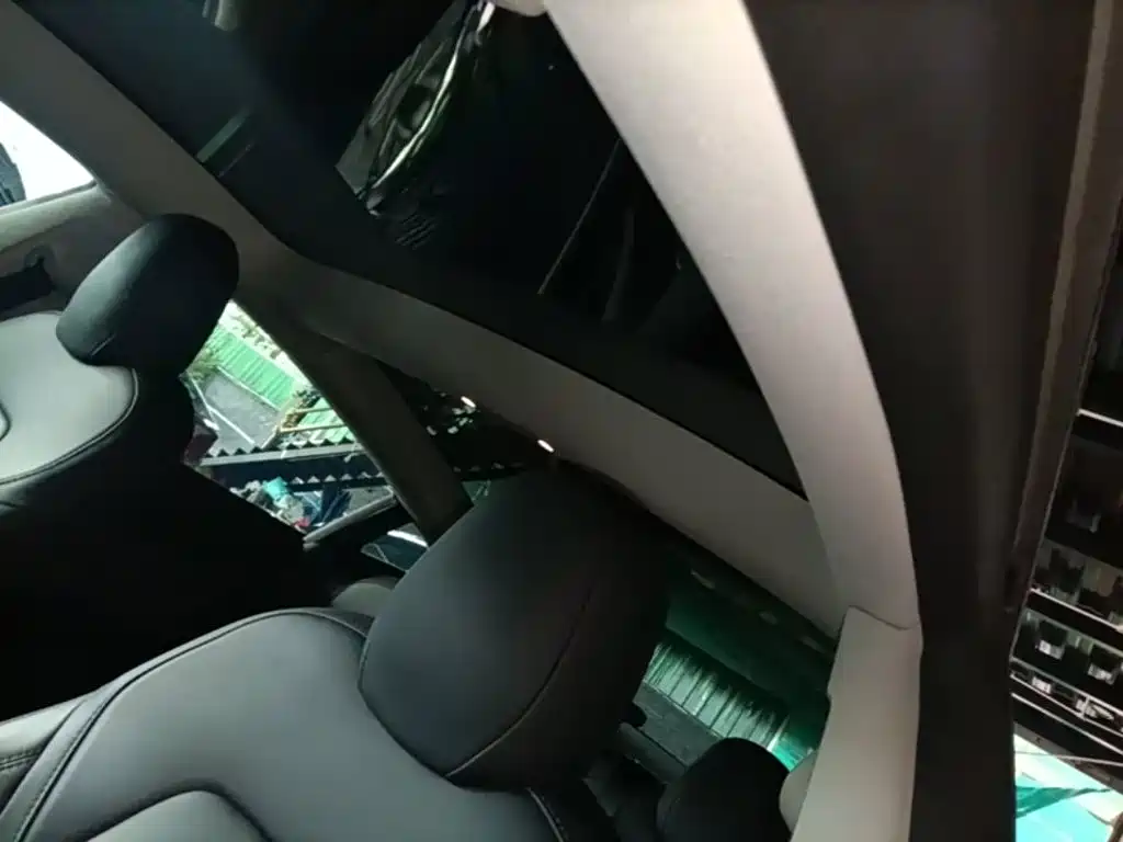 Tesla Model 3 — фото 18