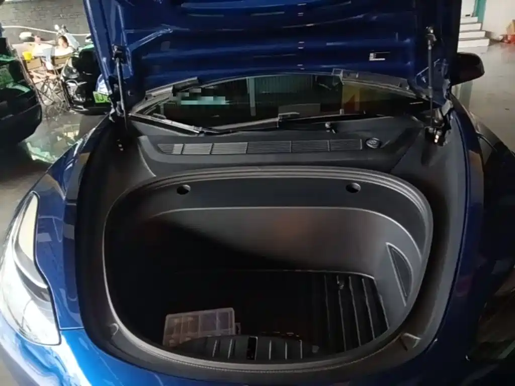 Tesla Model 3 — фото 20