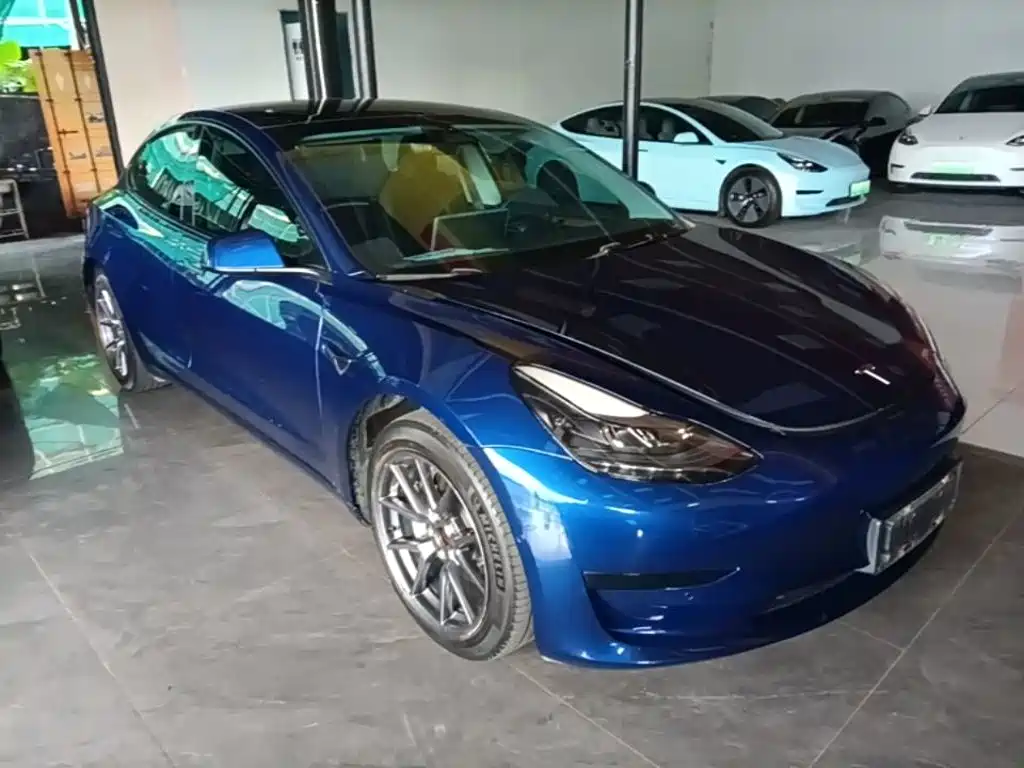 Tesla Model 3 — фото 4