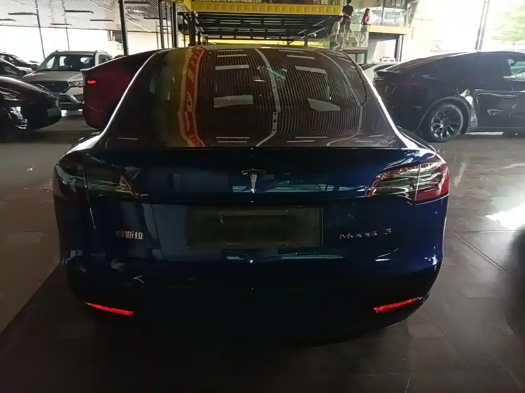 Tesla Model 3 — фото 6