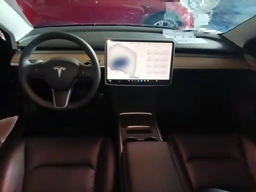 Tesla Model 3 — фото 10