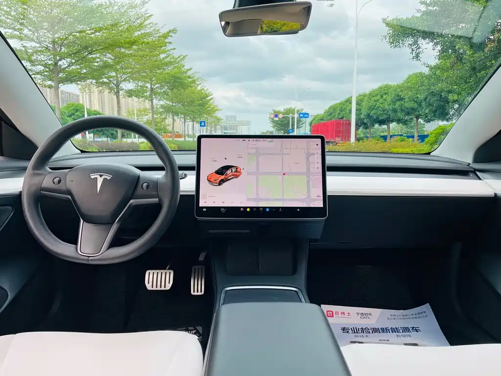 Tesla Model 3 — фото 23