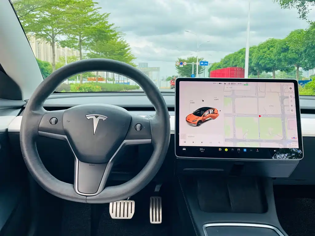 Tesla Model 3 — фото 24