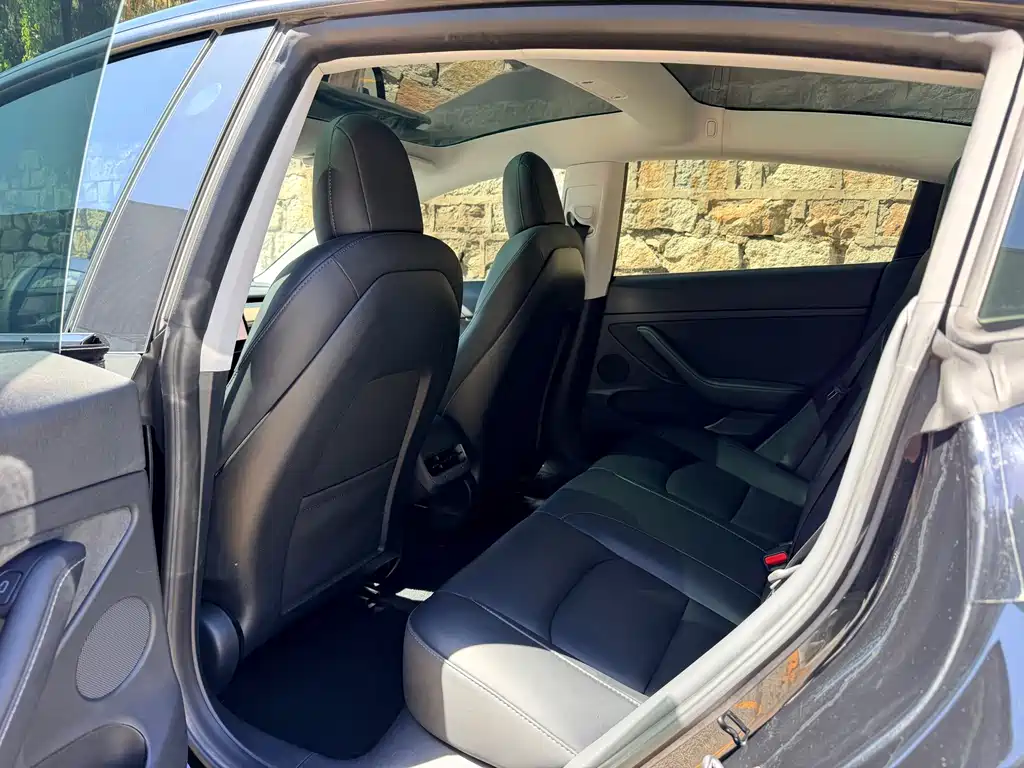 Tesla Model 3 — фото 6