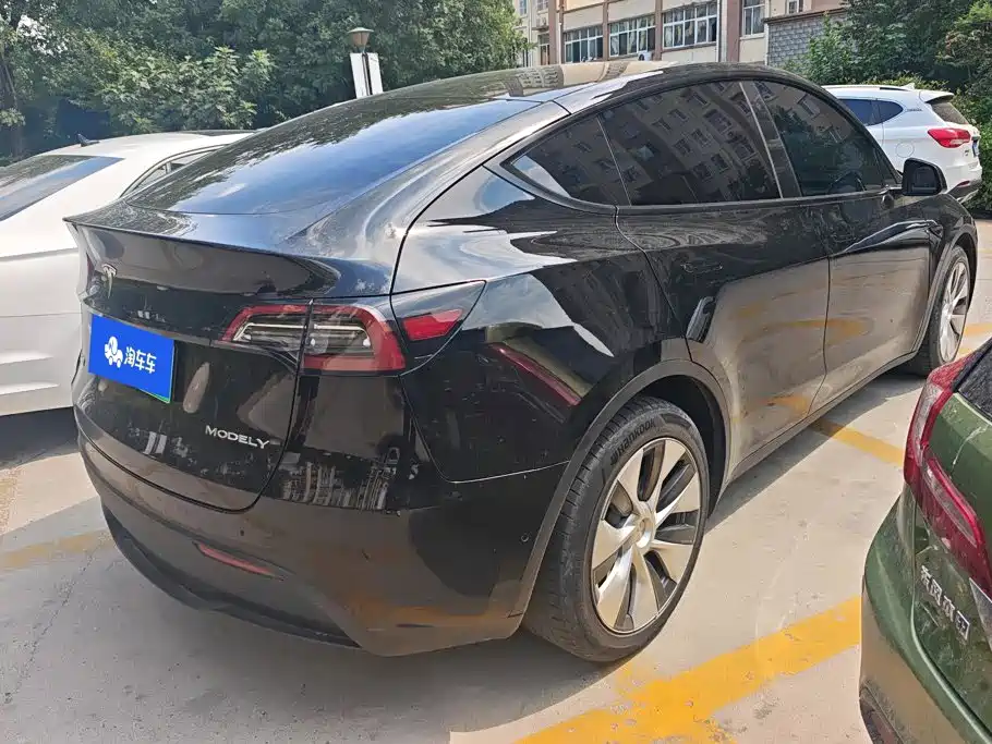 Tesla Model Y — фото 3