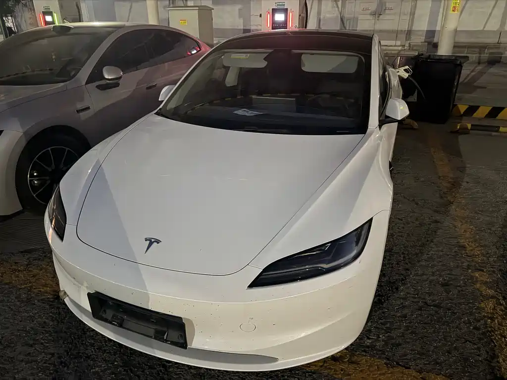 Tesla Model 3 — фото 2