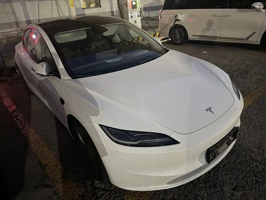 Tesla Model 3 — фото 3