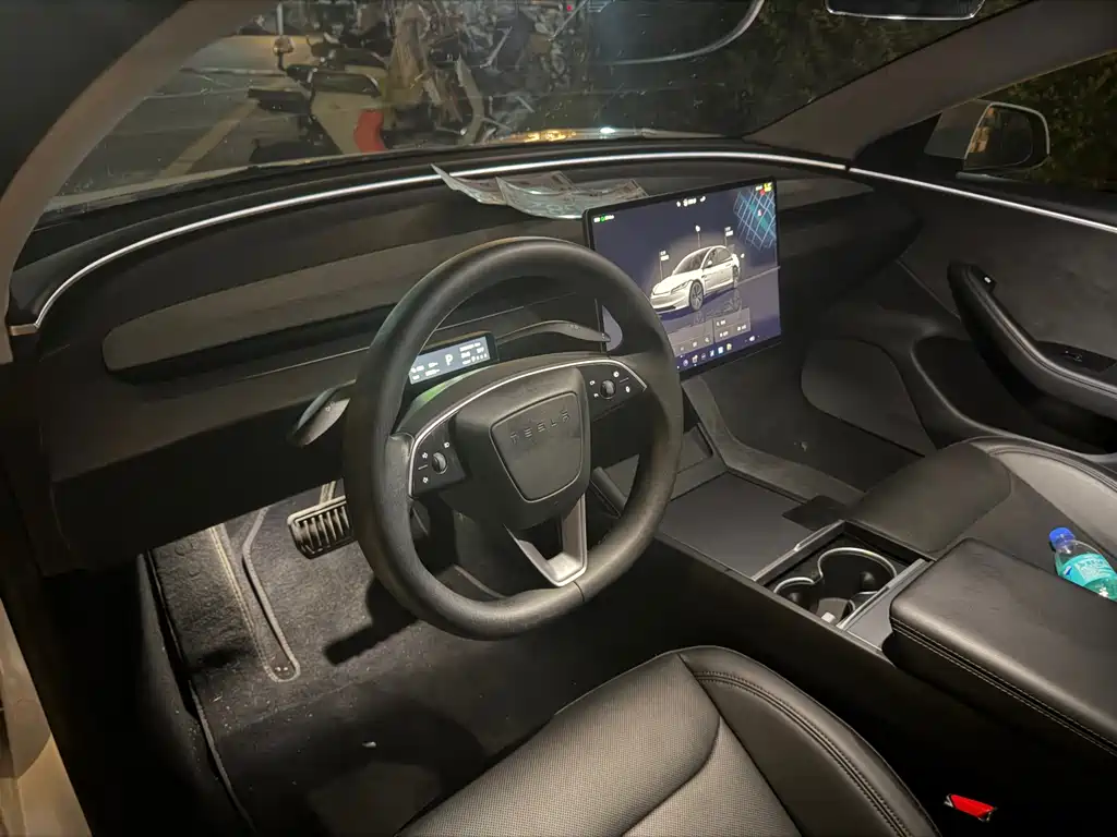 Tesla Model 3 — фото 4