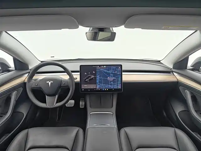 Tesla Model 3 — фото 5