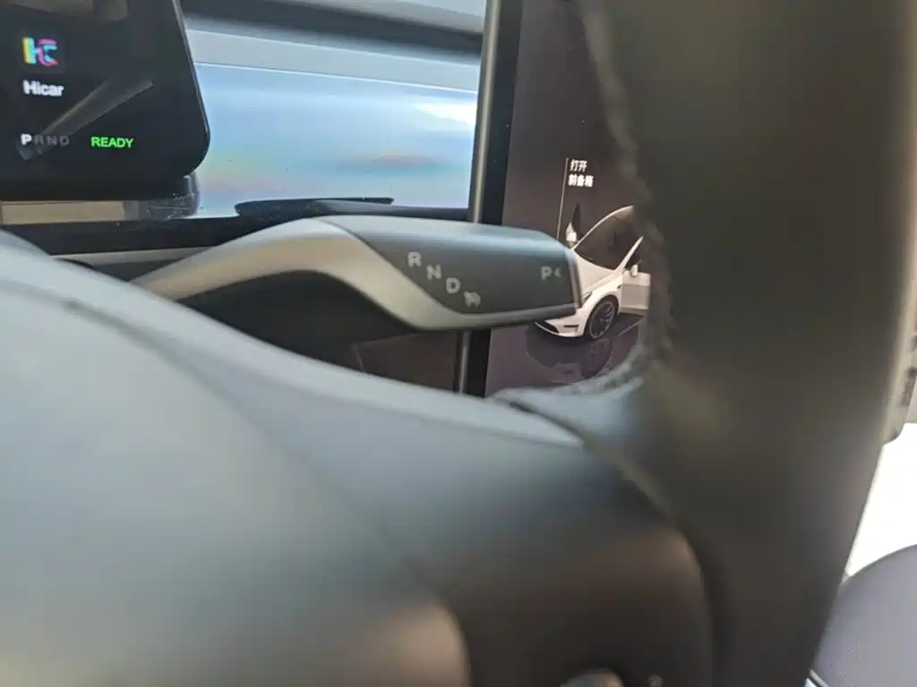 Tesla Model Y — фото 14