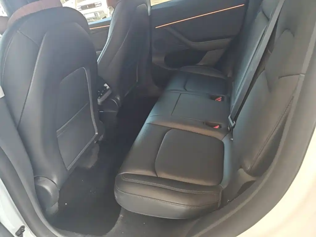 Tesla Model Y — фото 17