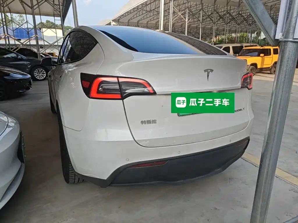 Tesla Model Y — фото 6