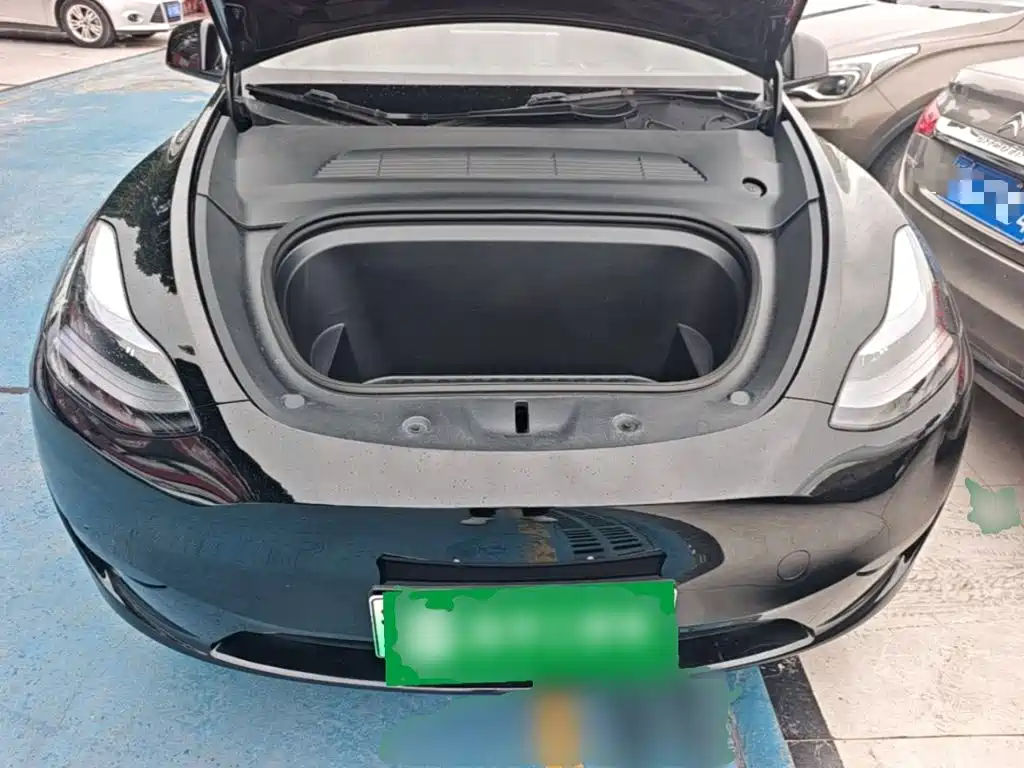 Tesla Model Y — фото 20