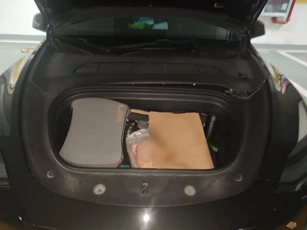 Tesla Model Y — фото 11