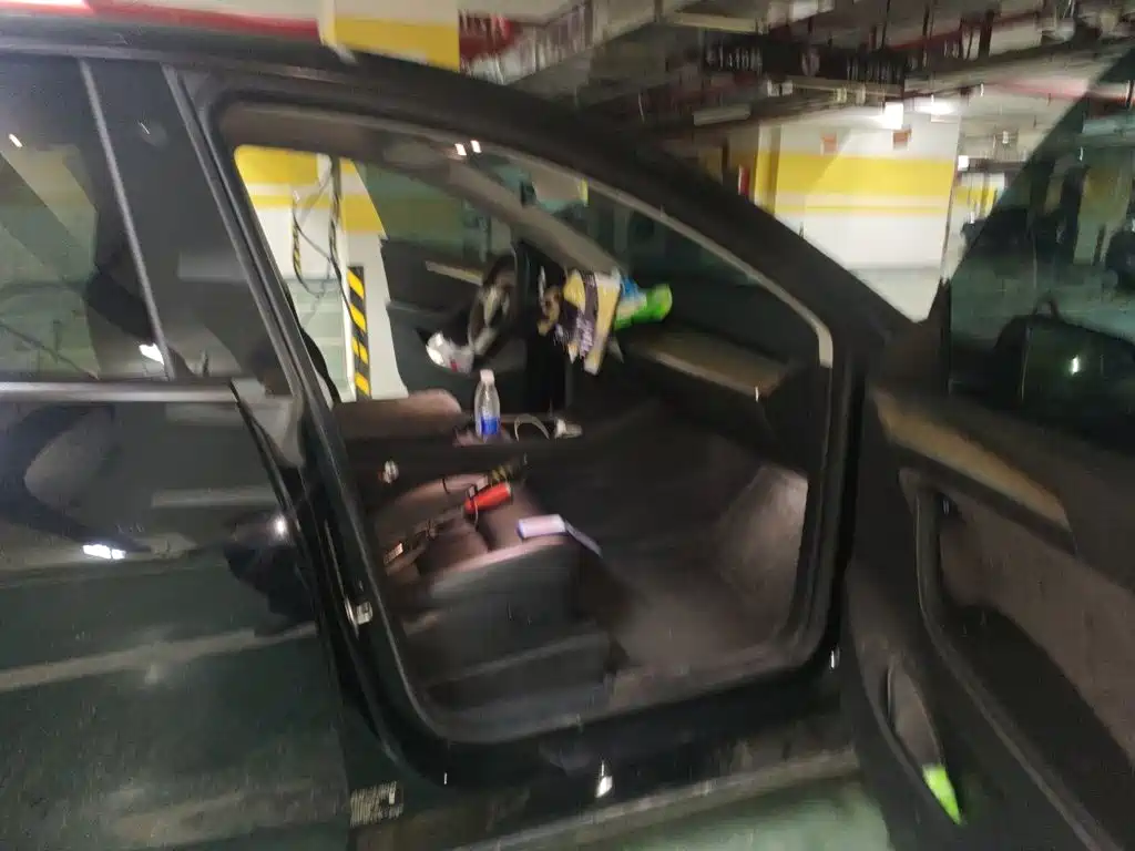 Tesla Model Y — фото 18