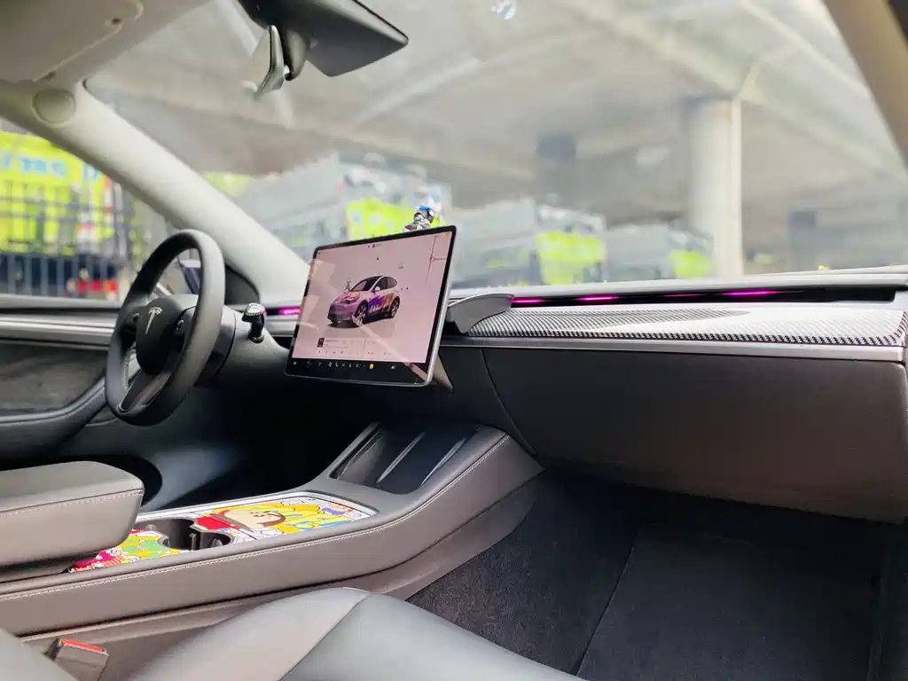 Tesla Model Y — фото 8