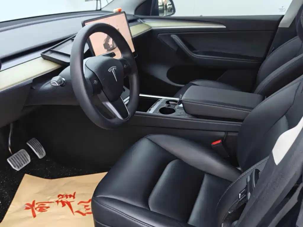 Tesla Model Y — фото 4