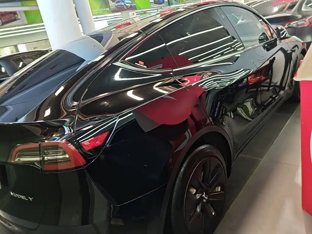 Tesla Model Y — фото 7
